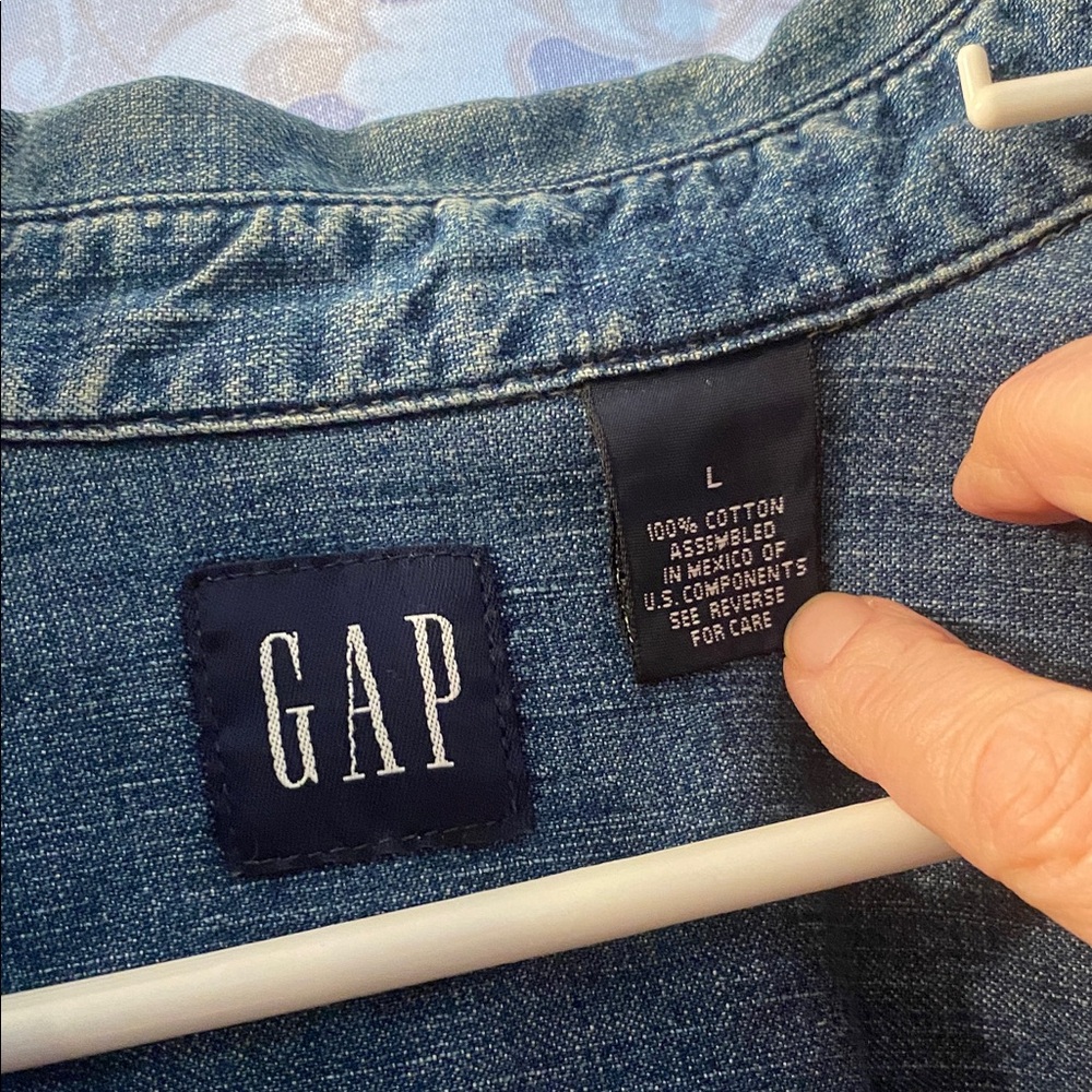 GAP Light Blue Denim Shirt Jacket - Picture 2 of 6